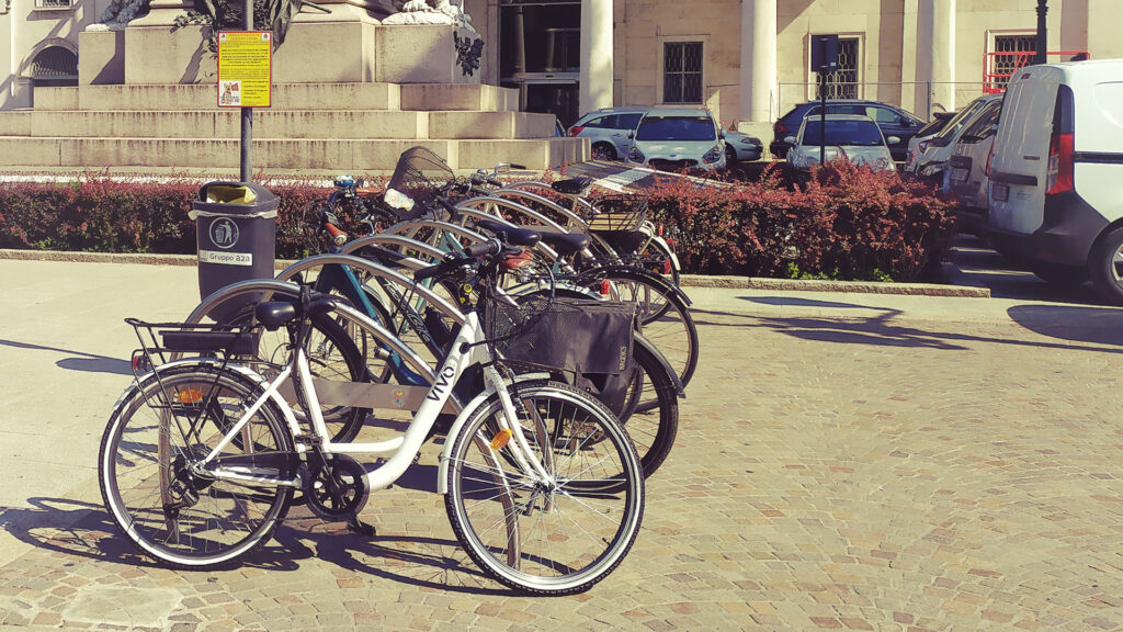 biciclette parcheggiate